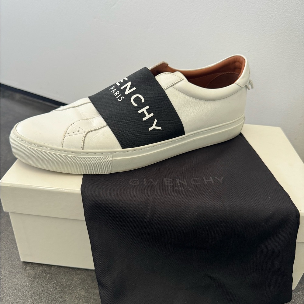 Givenchy Sneakers